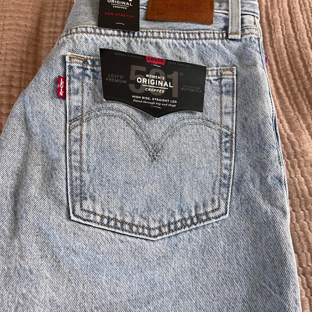 Levi’s 501 Jeans NWT Size 30 Cropped Straight Leg